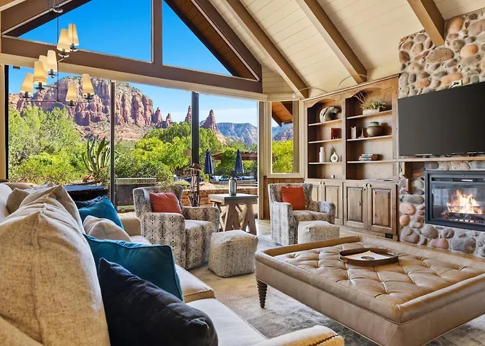 Grand Estate With Pool, Tennis, Pickleball Court, 24 Guests Holiday home