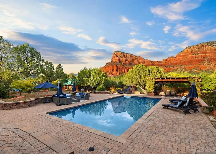 Grand Estate With Pool, Tennis, Pickleball Court, 24 Guests Holiday home