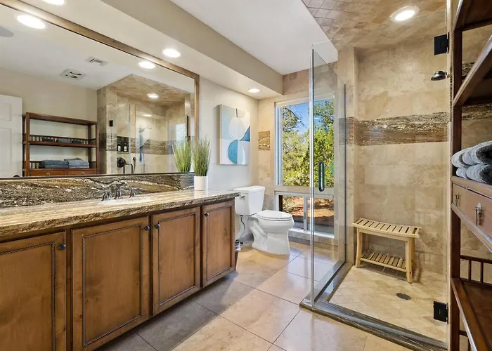 Grand Estate With Pool, Tennis, Pickleball Court, 24 Guests