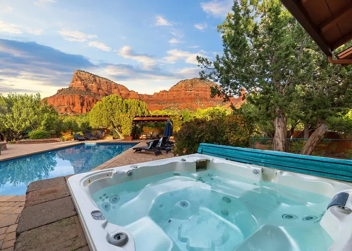 Grand Estate With Pool, Tennis, Pickleball Court, 24 Guests *