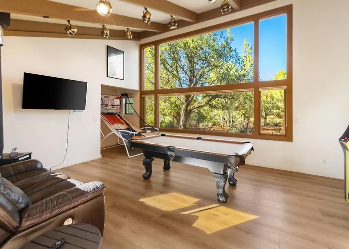 Holiday home Grand Estate With Pool, Tennis, Pickleball Court, 24 Guests
