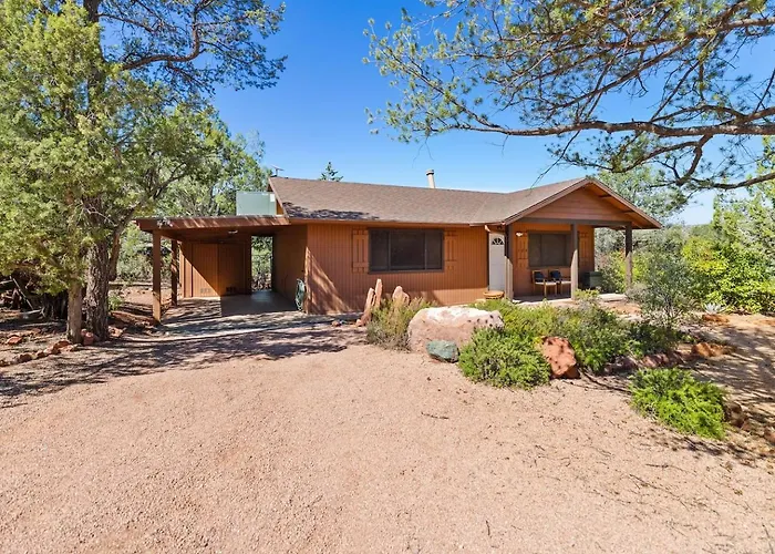 Grand Estate With Pool, Tennis, Pickleball Court, 24 Guests *